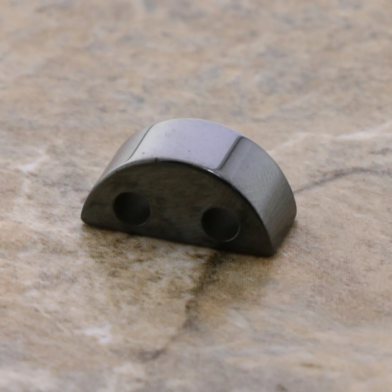 6X13mm Magnetic Spacer 2-Hole Half Moon SPMG03