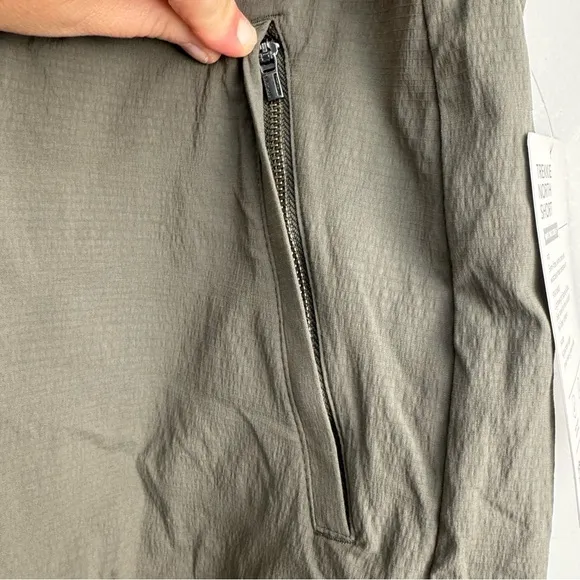 Athleta Trekkie North Shorts Women's Size 18 530626-02 Olive Green NWT Hiking