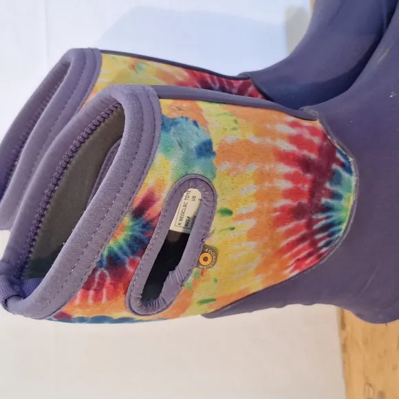 Bogs Insulated Neo Classic Rainboot Girl 2 Purple and Rainbow Tye Die