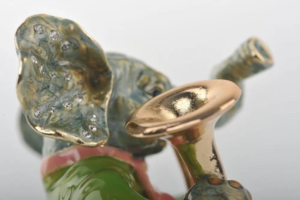 Elephant Playing the Trumpet