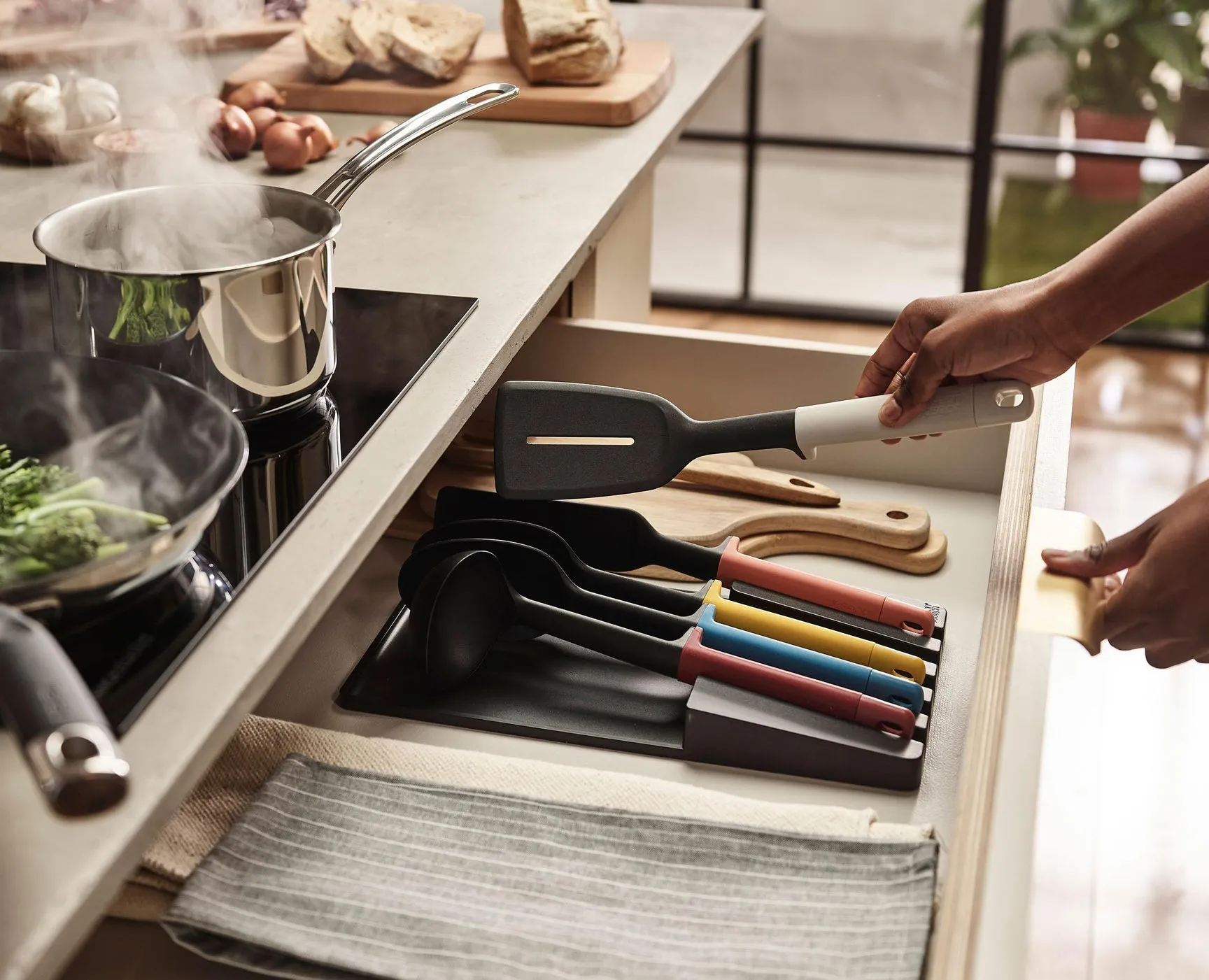 Joseph Joseph 10-piece In-drawer Knife & Utensil Set