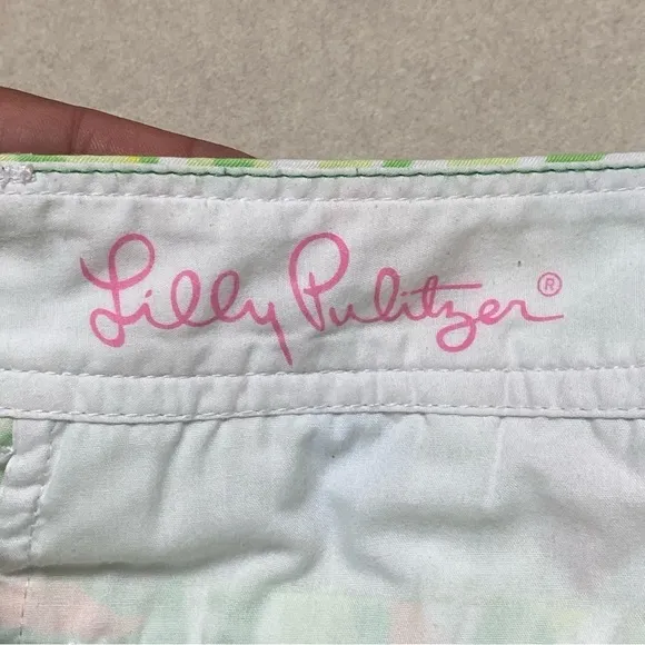 Lilly Pulitzer Shorts Women’s Size 6 Elephant Ear Print Buttercup Scallop Shorts