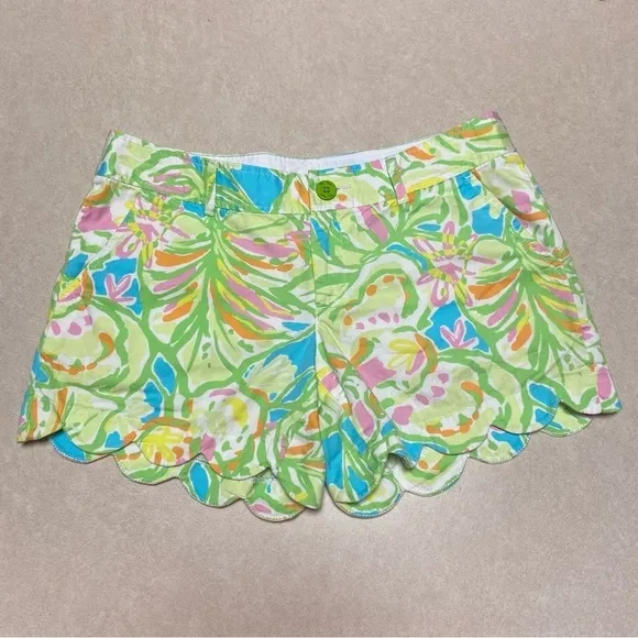 Lilly Pulitzer Shorts Women’s Size 6 Elephant Ear Print Buttercup Scallop Shorts