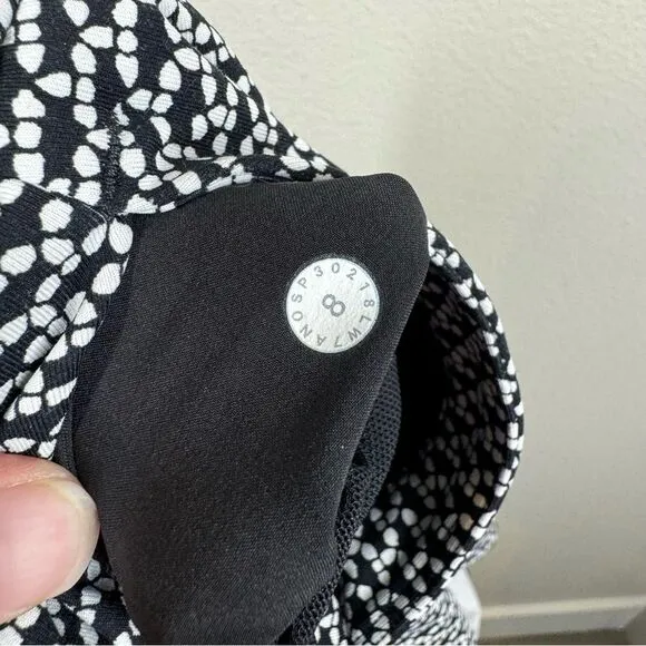 Lululemon On The Fly Short 2.5 Monochromic Black Geo Print Activewear Gym 8