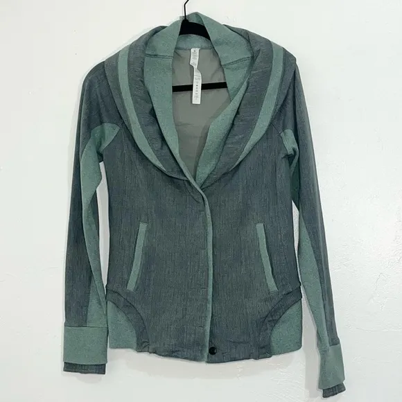 Lululemon To Class Athletic Activewear Jacket Size 6