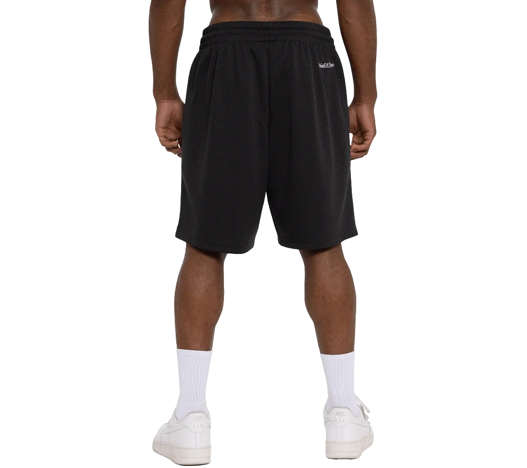 Mitchell & Ness Cavs 16 mesh shorts