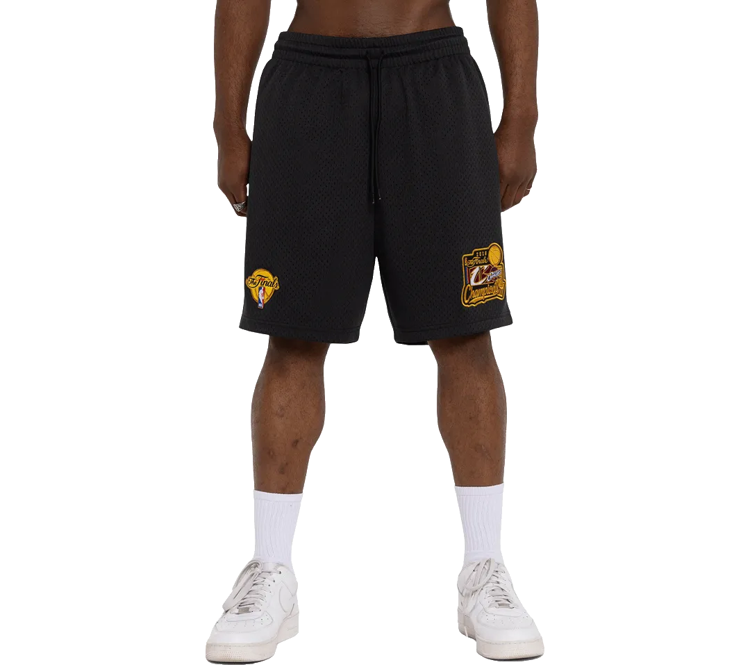 Mitchell & Ness Cavs 16 mesh shorts