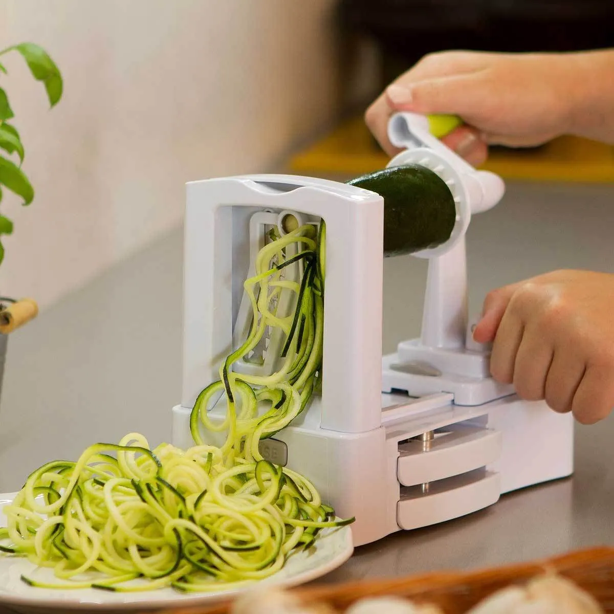 Multifunctional vegetable cutter grater