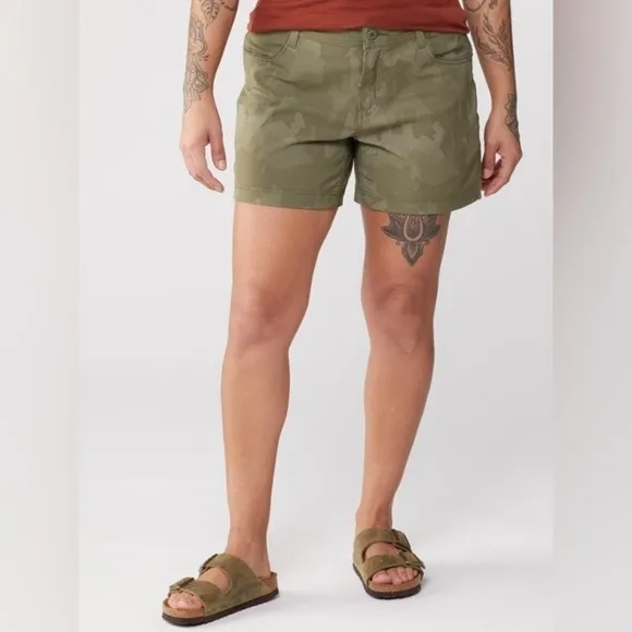 prAna Halle Shorts II 5&quot; Inseam in Sage Camo Sz. 0