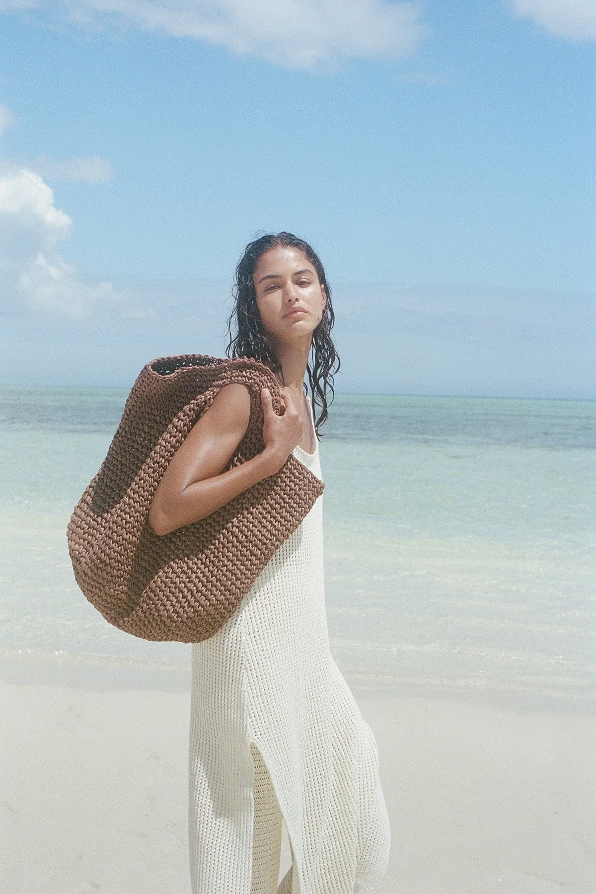 ROUND STRAW BAG | WALNUT