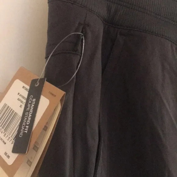The North Face Athletic/Athleisure Skort, NWT!