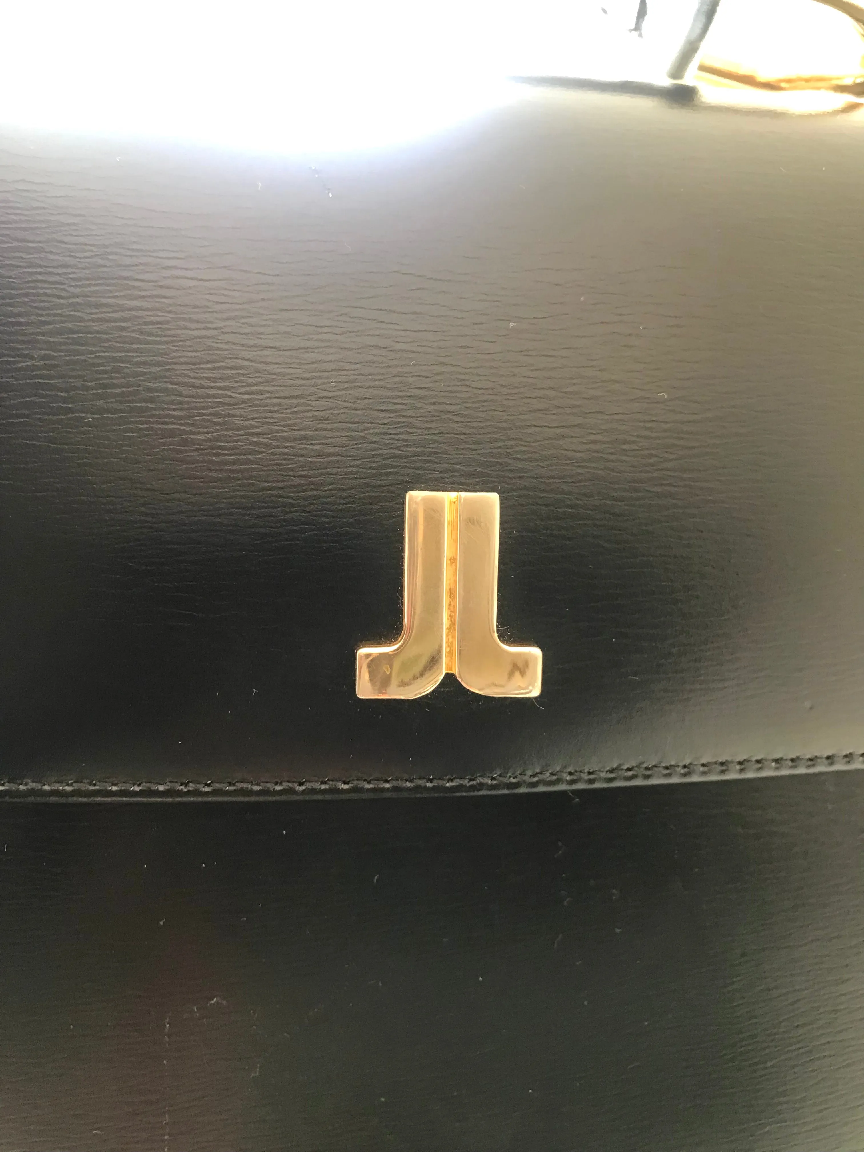 Vintage Lanvin black leather shoulder bag with logo motif. Classic masterpiece. 050320r11
