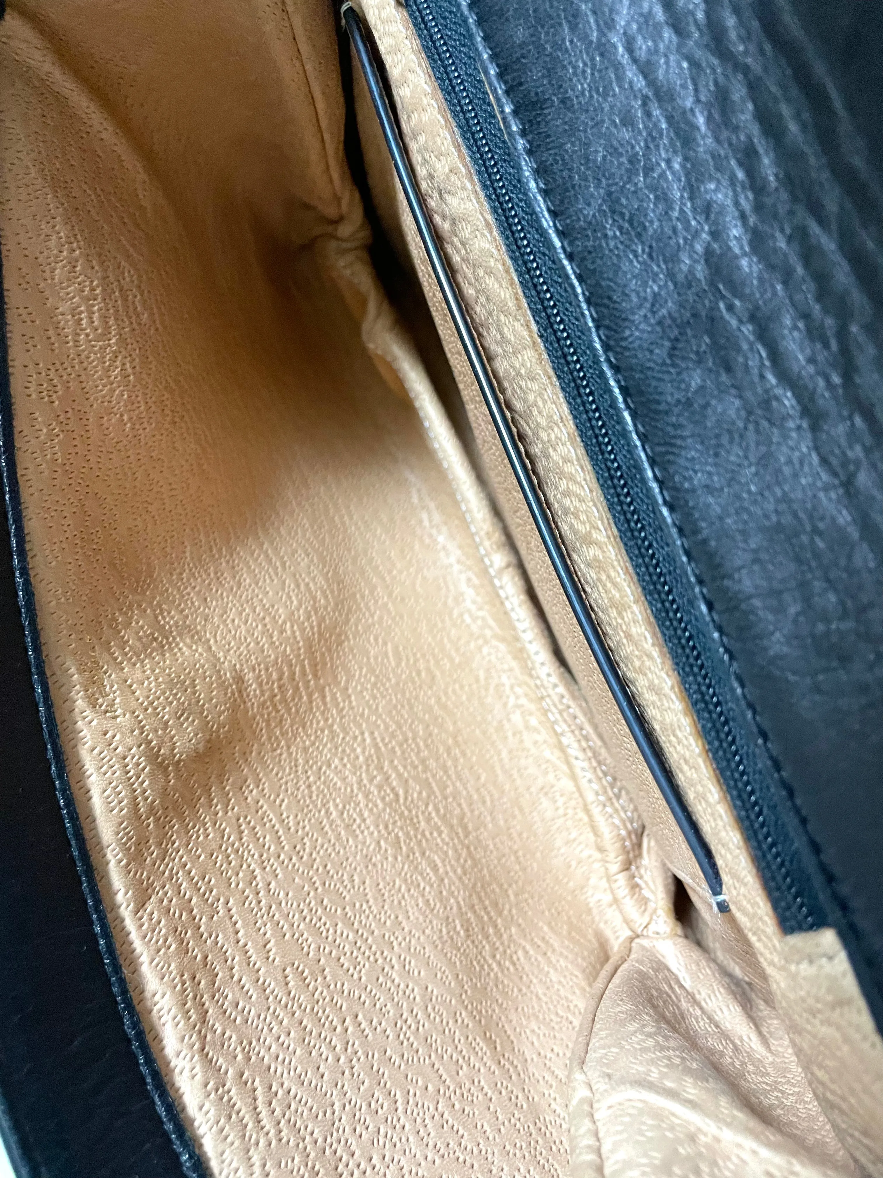 Vintage Lanvin black leather shoulder bag with logo motif. Classic masterpiece. 050320r11