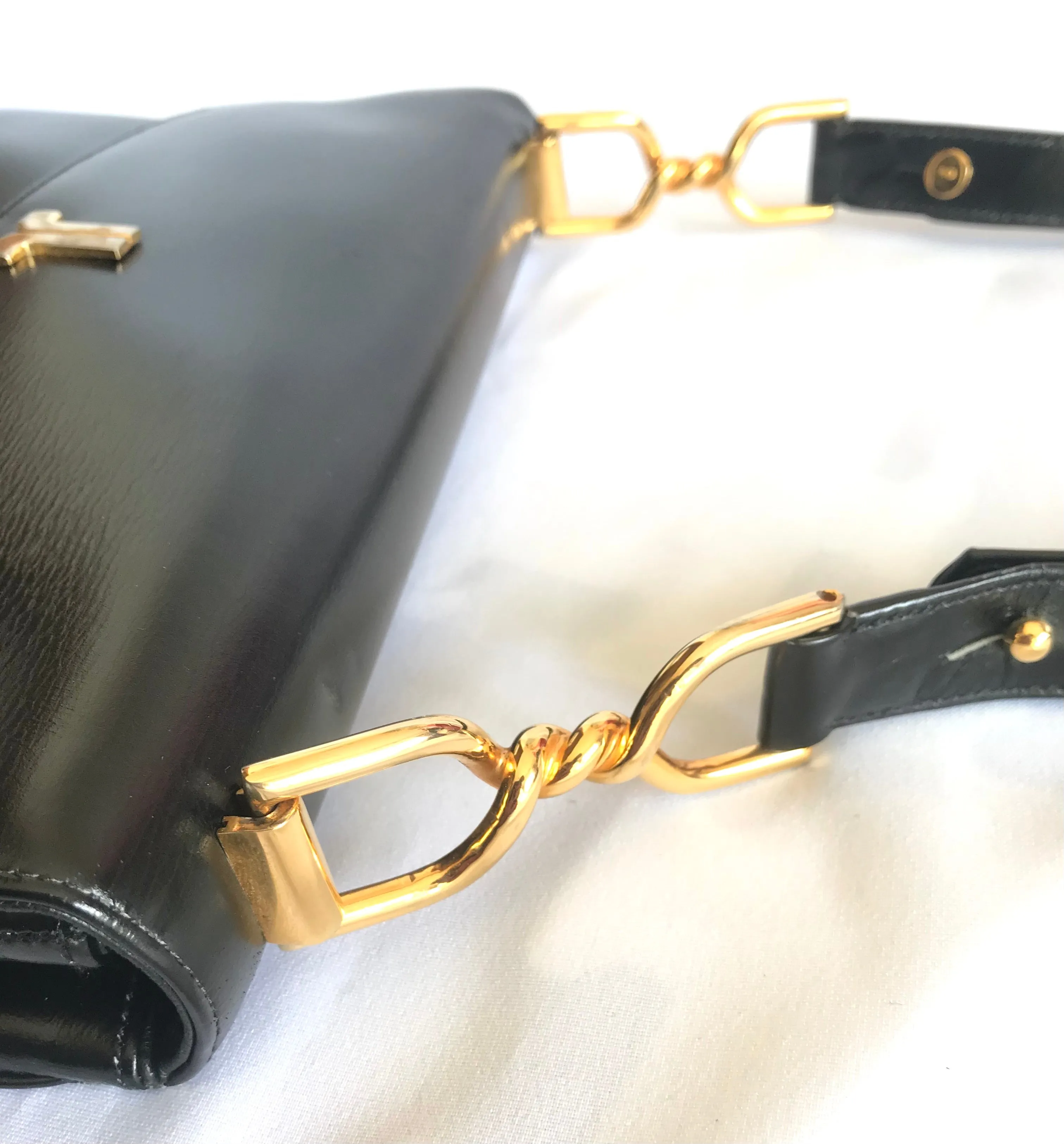 Vintage Lanvin black leather shoulder bag with logo motif. Classic masterpiece. 050320r11