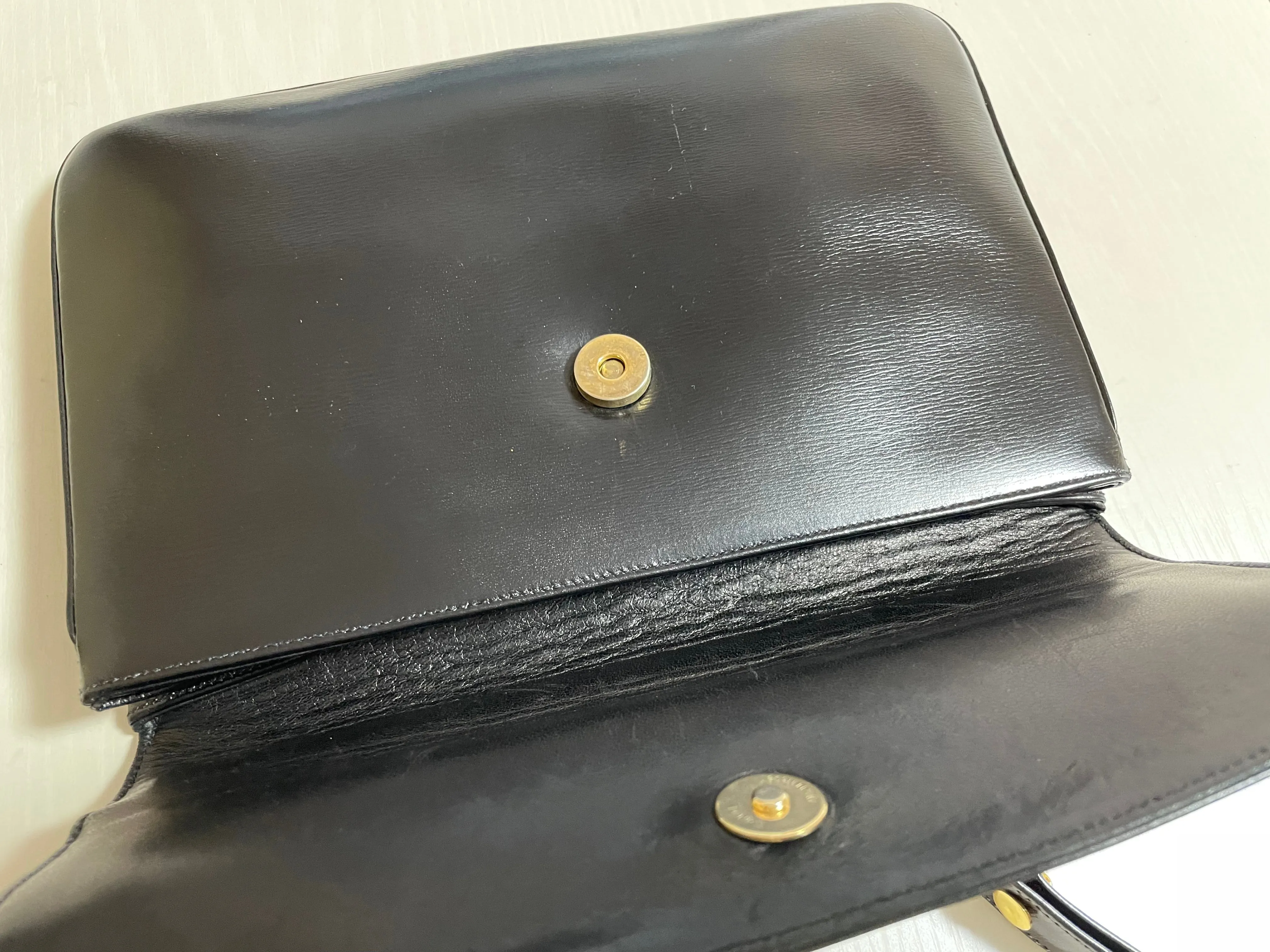 Vintage Lanvin black leather shoulder bag with logo motif. Classic masterpiece. 050320r11