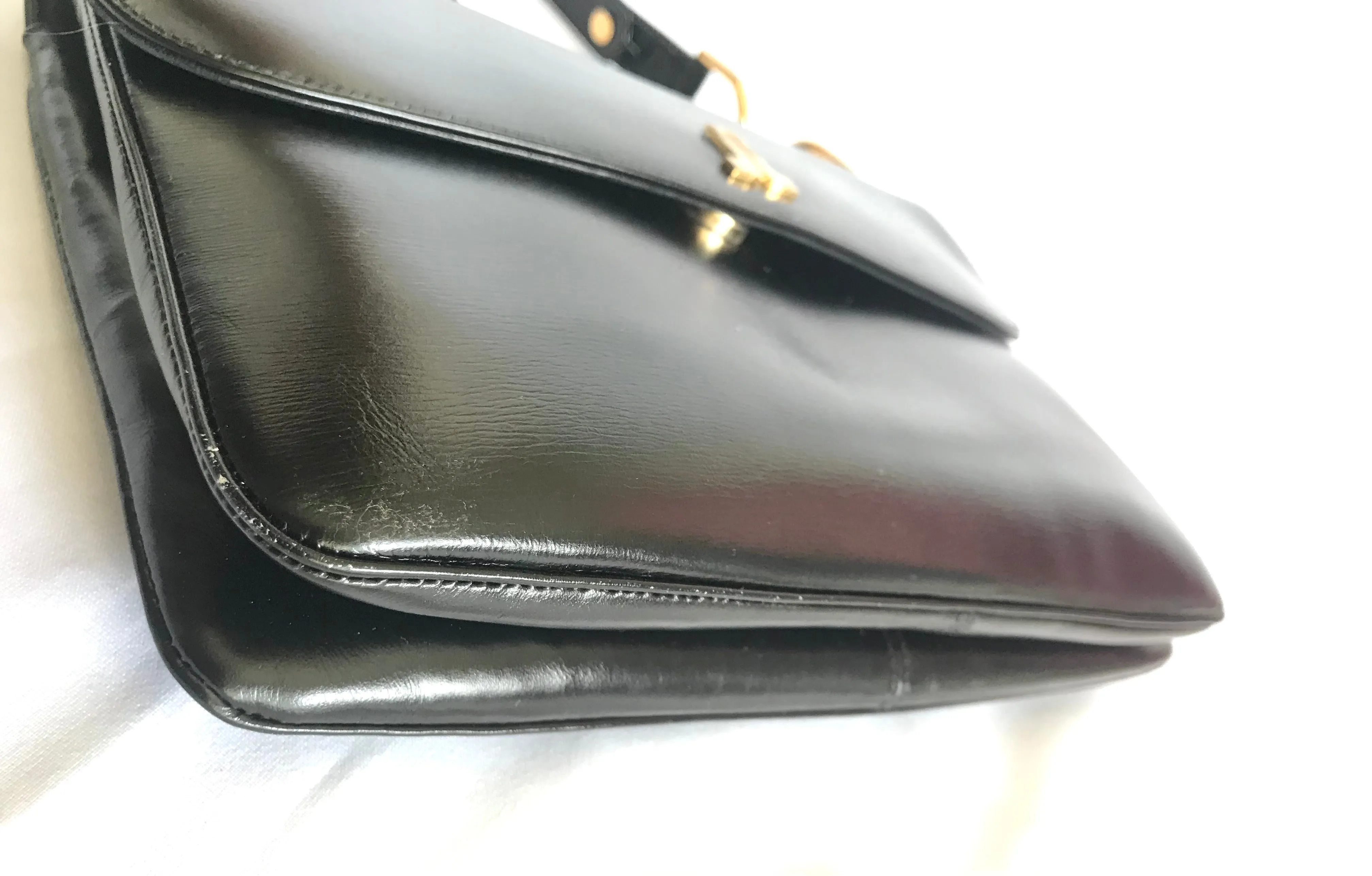Vintage Lanvin black leather shoulder bag with logo motif. Classic masterpiece. 050320r11